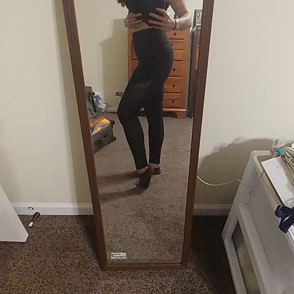 💥SOLD💥Old Navy Active Leggings with Side Pockets
